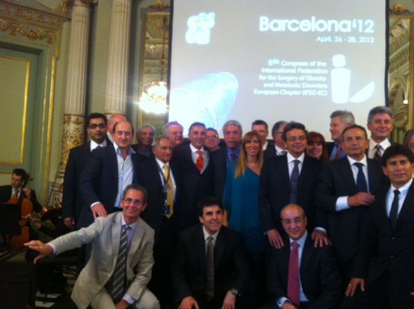 Dr.Ferrer en la ifso 2012 con los miembros más destacados a nivel mundial en la obesidad